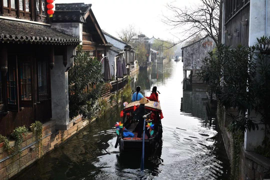 河南方城县一学校发生火灾,应急管理部派工作组赴现场指导处置